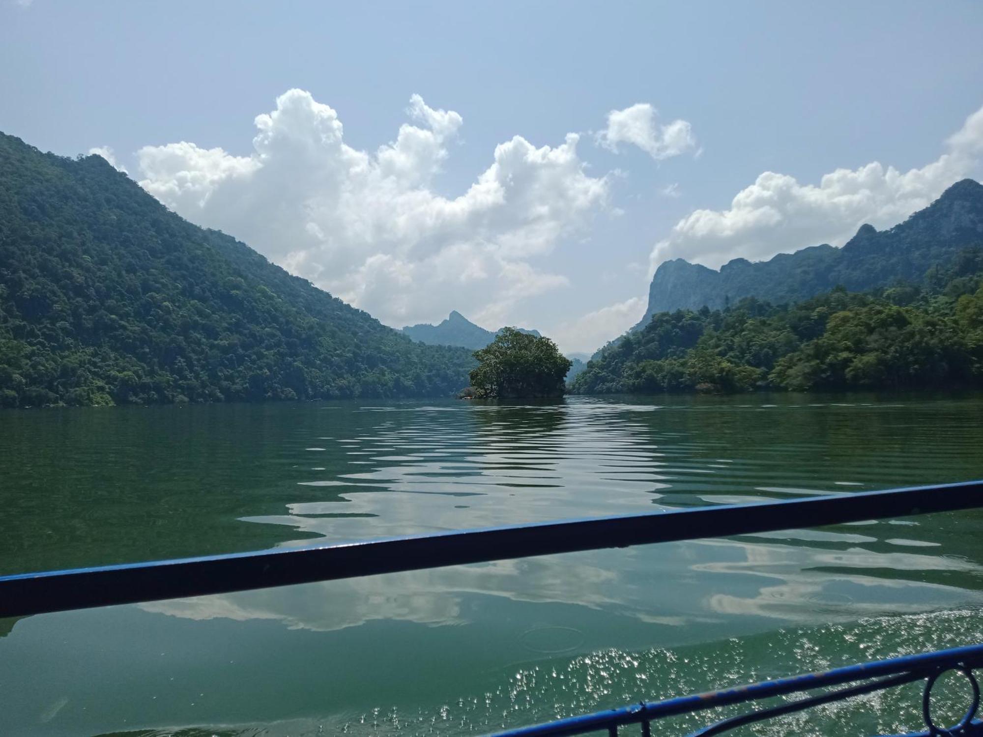 Tran Xuan Homestay Ba Be エクステリア 写真