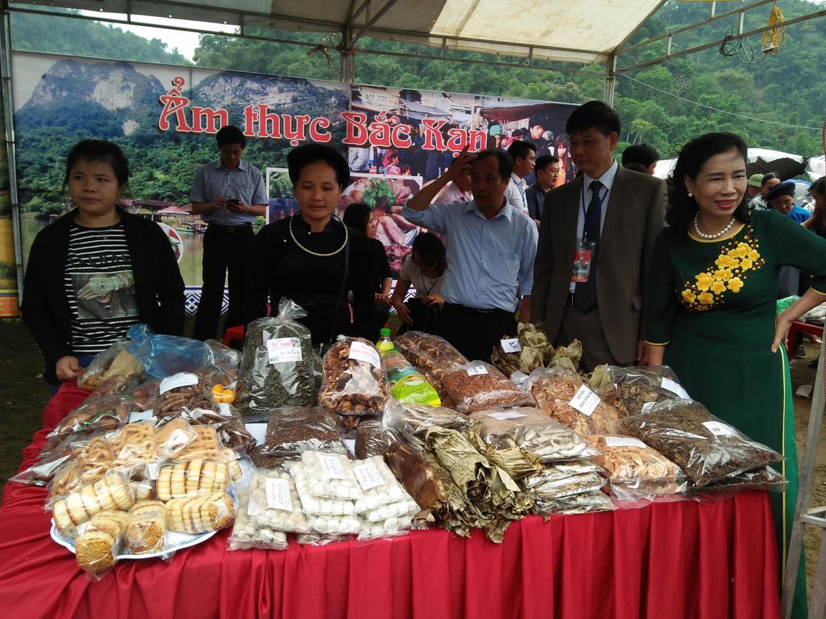 Tran Xuan Homestay Ba Be エクステリア 写真